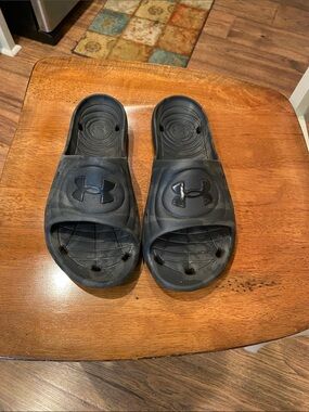 Under Armour Men’s Black Slide Sandals with Logo